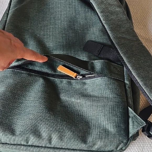 Nordace Men/ Woman Siena Pro 17" Backpack in Green - Picture 5 of 16